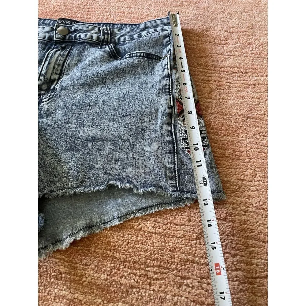 Forever 21 Plus Size 16 Denim Shorts Gray Acid Wash Beaded Aztec Sides Raw Hem